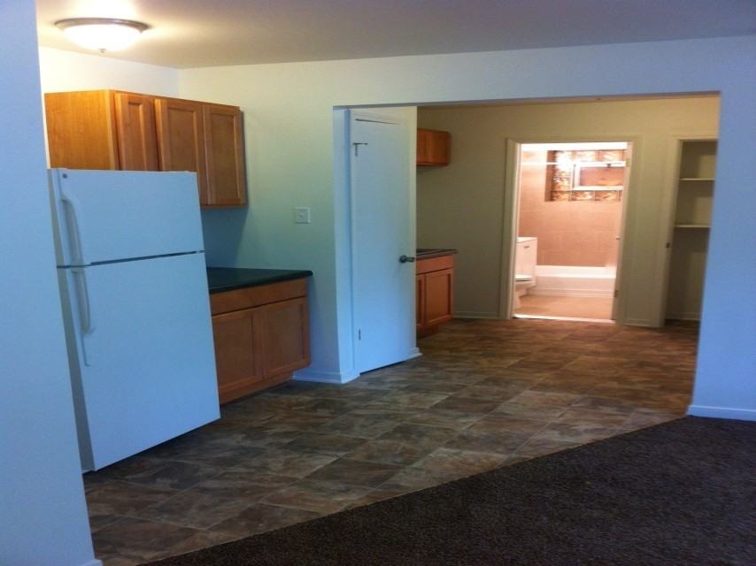 8308 S Ingleside Ave - Photo 2 of 15