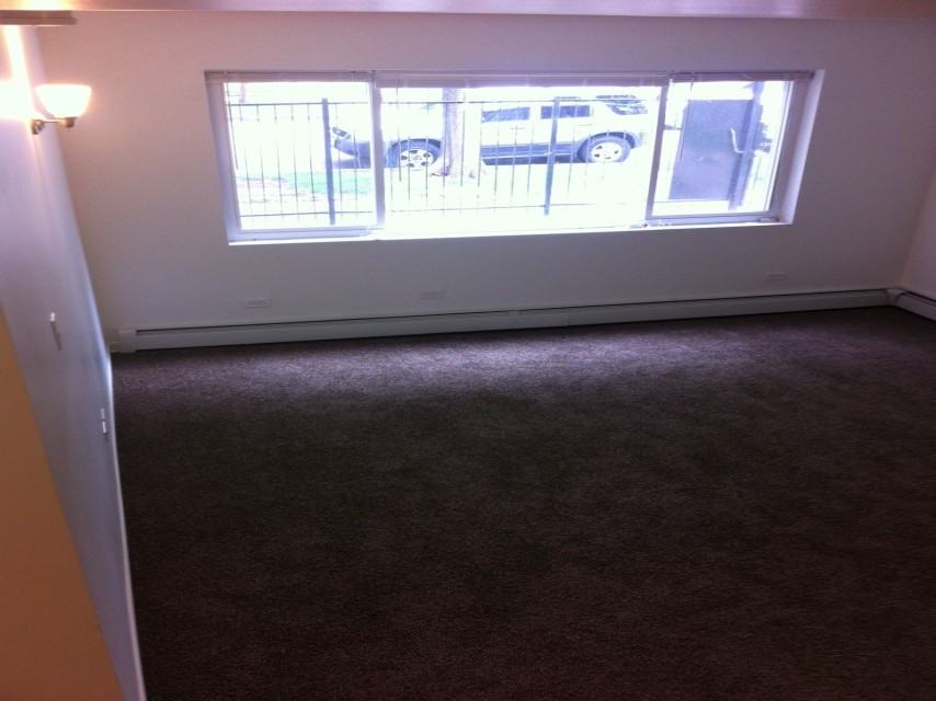 8308 S Ingleside Ave - Photo 3 of 15