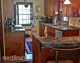 49 Winter St - Photo 3 of 10