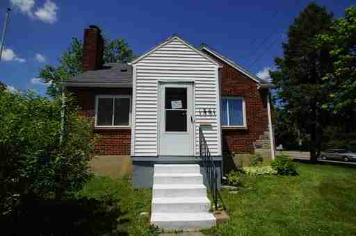 1351 Oakdale Ave - Photo 2 of 22