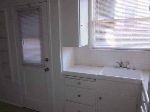 4553 E 14th St - Photo 3 of 5