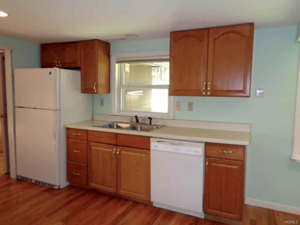 10 Driftwood Ln - Photo 2 of 16