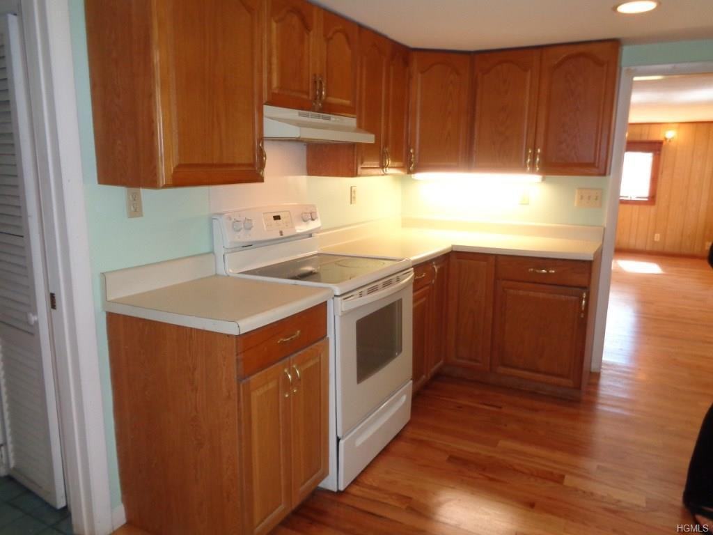 10 Driftwood Ln - Photo 3 of 16