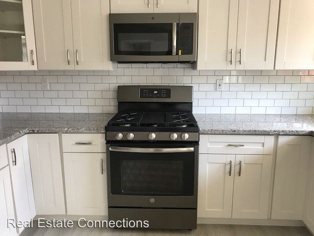 984 Fairwood Ave - Photo 3 of 16