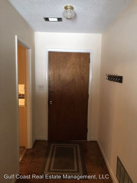 1022 Revere Dr - Photo 3 of 20