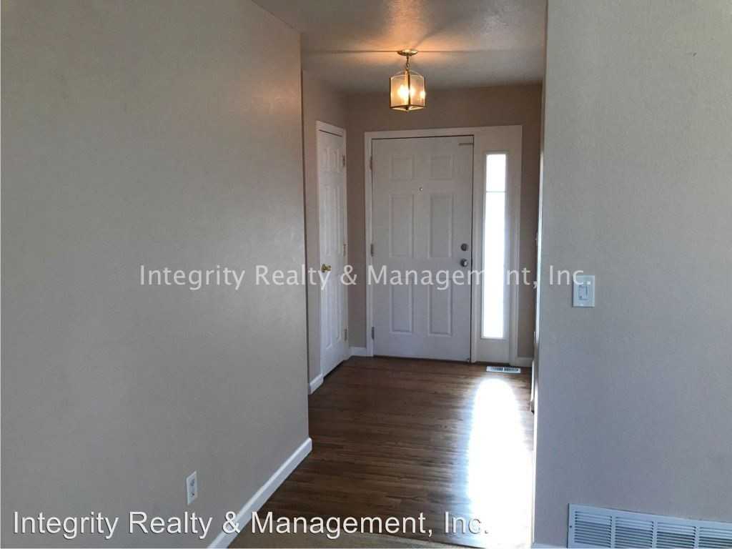 5682 S Sicily Cir - Photo 3 of 30