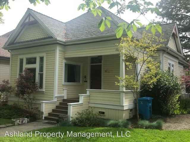 70 Third St - Photo 2 of 16