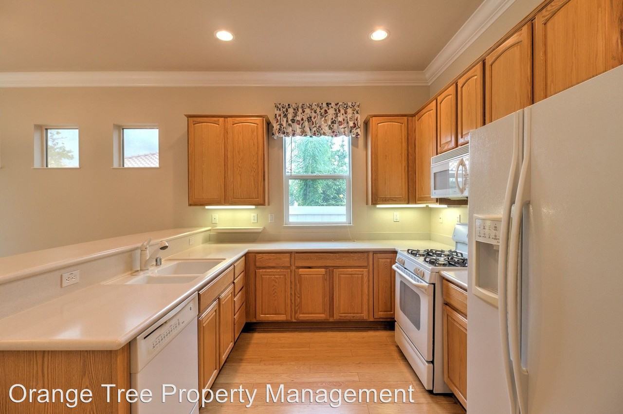 1734 Scottsdale Rd - Photo 3 of 21