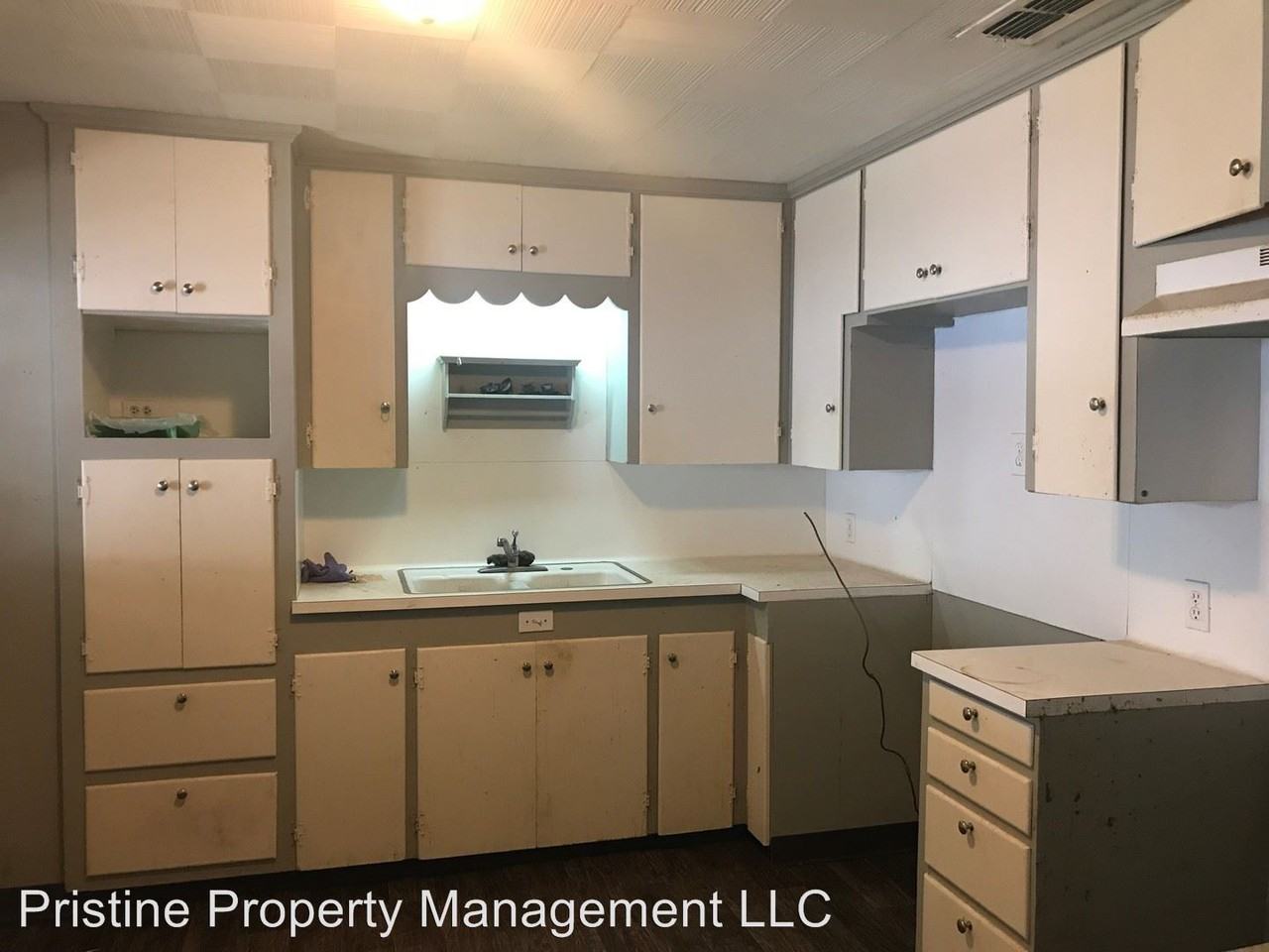 609 Benton St - Photo 2 of 11