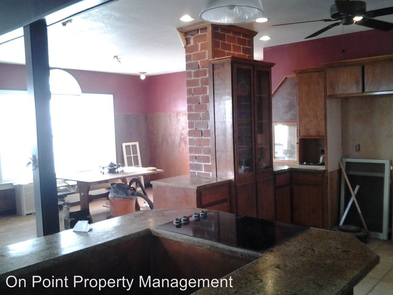 141 S Clinton St - Photo 3 of 40