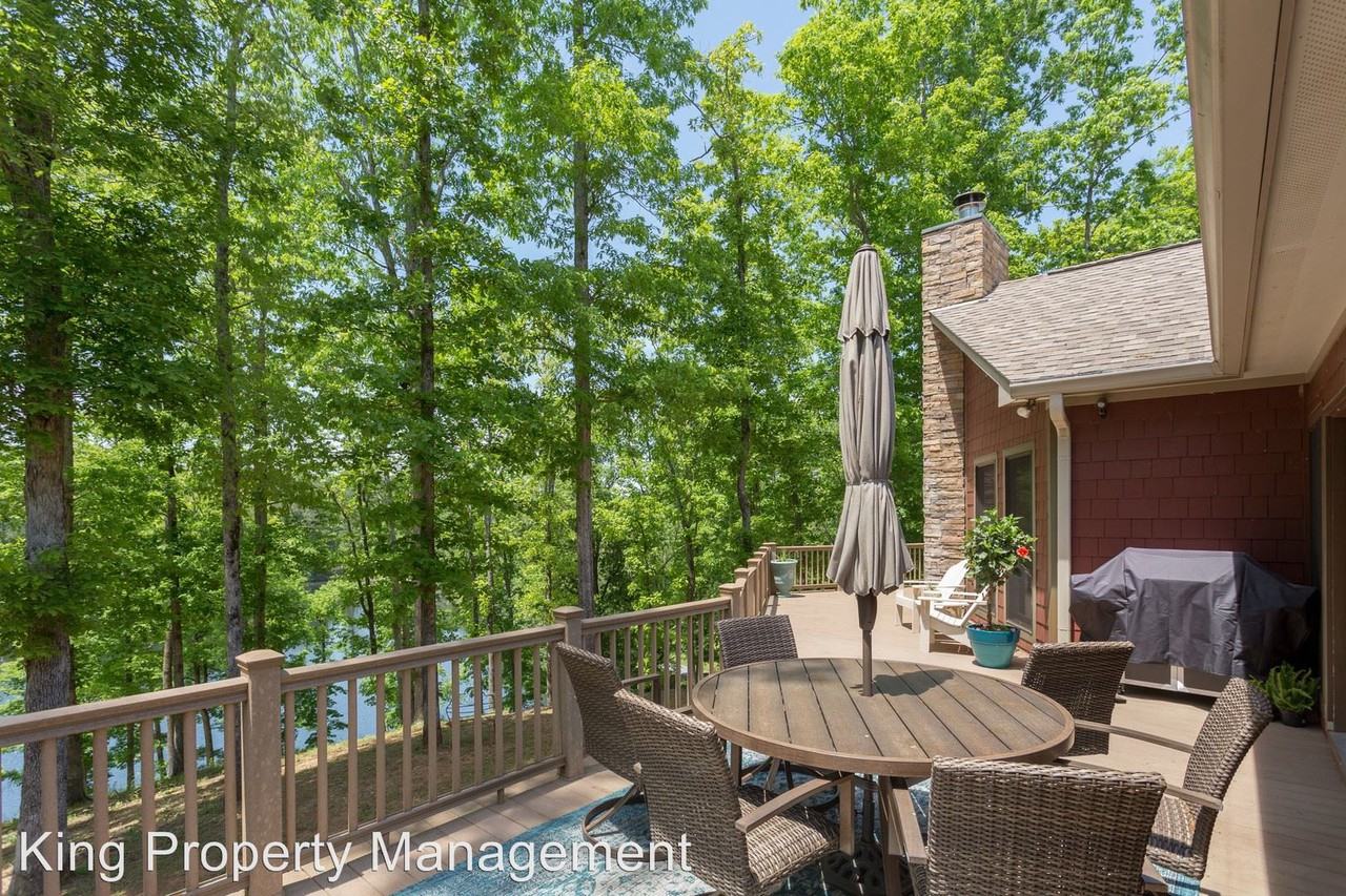 1010 Lake Robin Cir - Photo 2 of 50