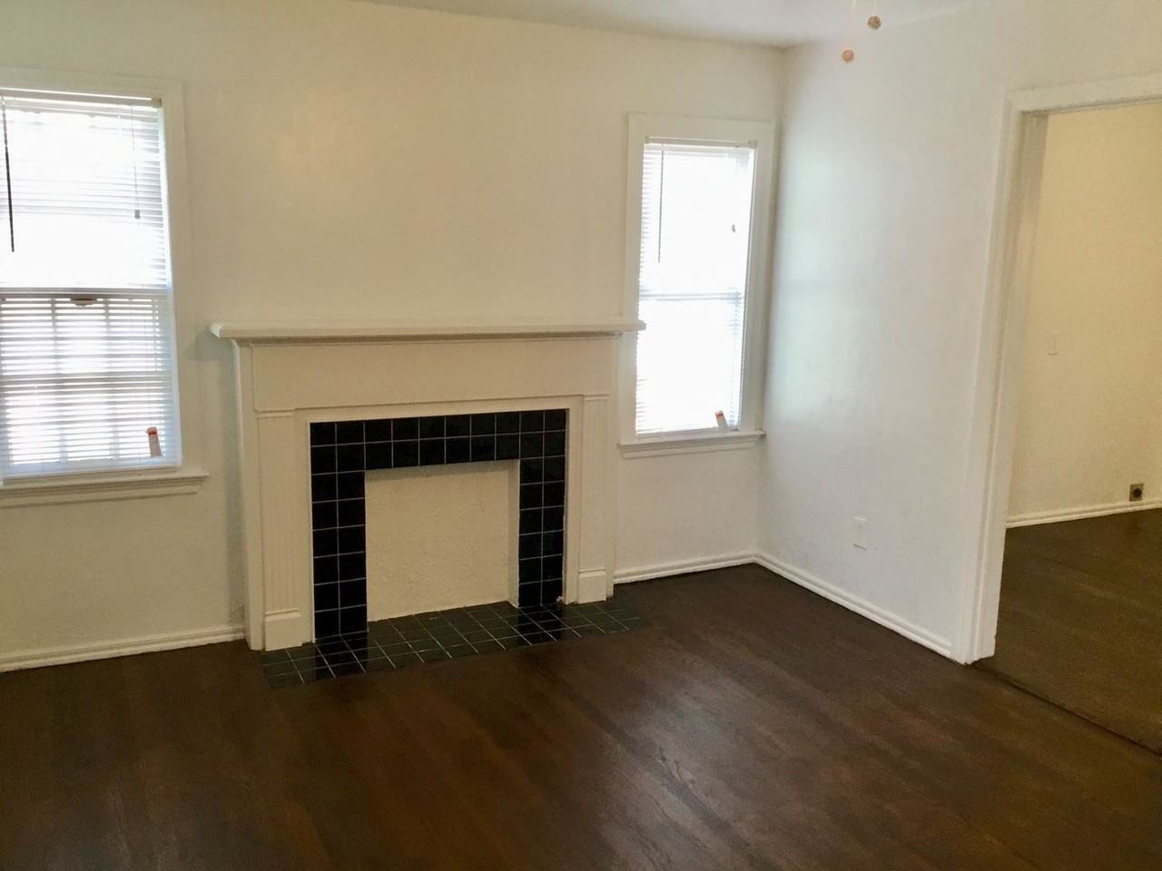 2132 Miramar Blvd - Photo 2 of 16