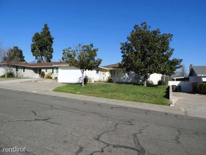 5425 Tiburon Way - Photo 2 of 9