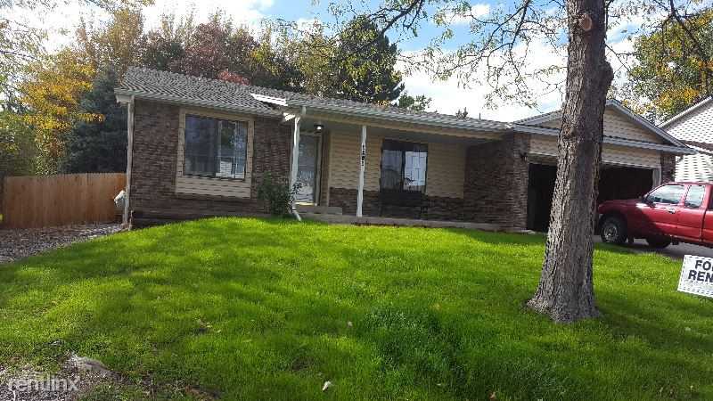 3389 S Evanston St - Photo 2 of 9