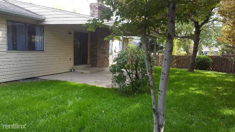 3389 S Evanston St - Photo 3 of 9