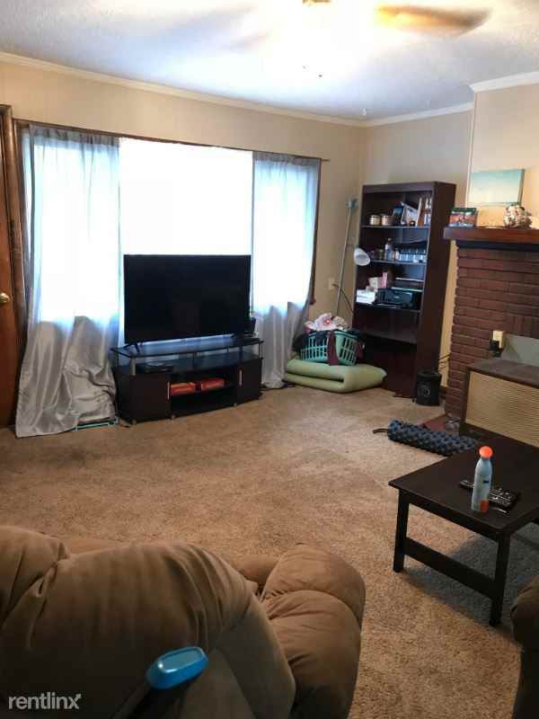 335 Dawn Dr #3 - Photo 3 of 9