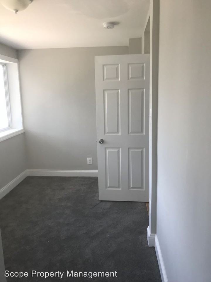 1103 Queen Street NE - Photo 2 of 5