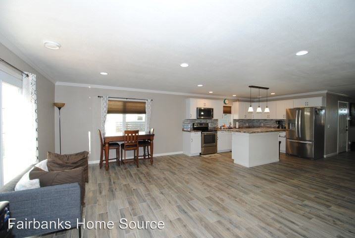 1384 D St - Photo 2 of 18