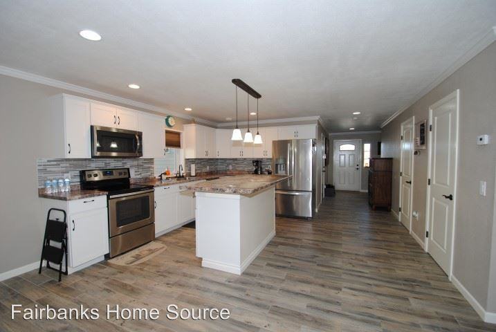 1384 D St - Photo 3 of 18