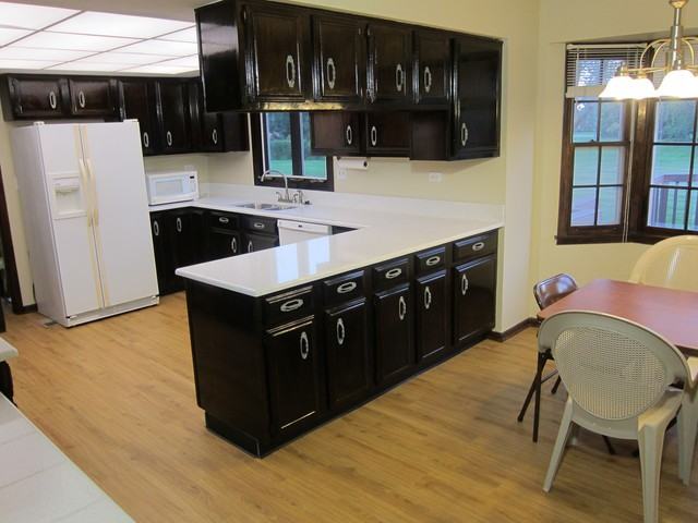 2121 Huntly - Photo 3 of 32