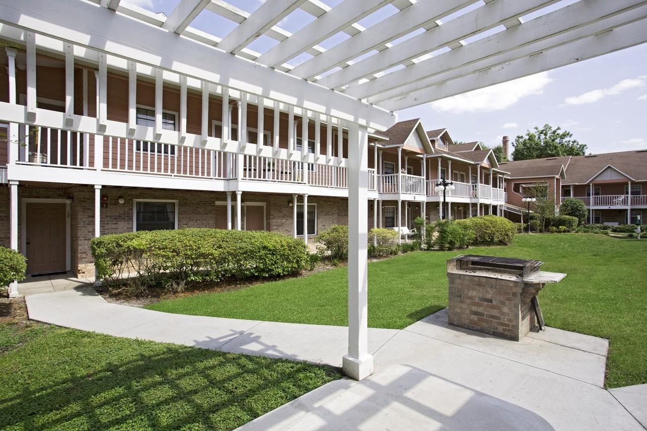 Arlington Square Apartments - Photo 3 of 13