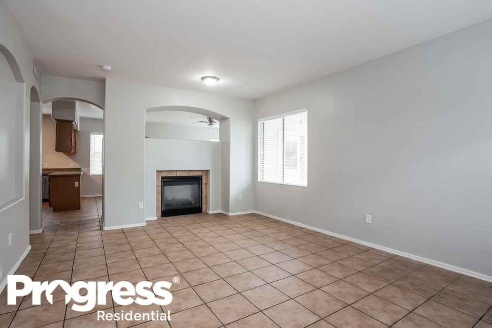 12002 W Yuma St - Photo 2 of 15