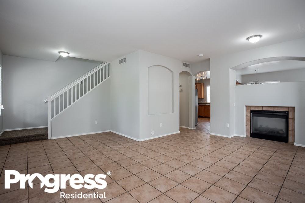 12002 W Yuma St - Photo 3 of 15