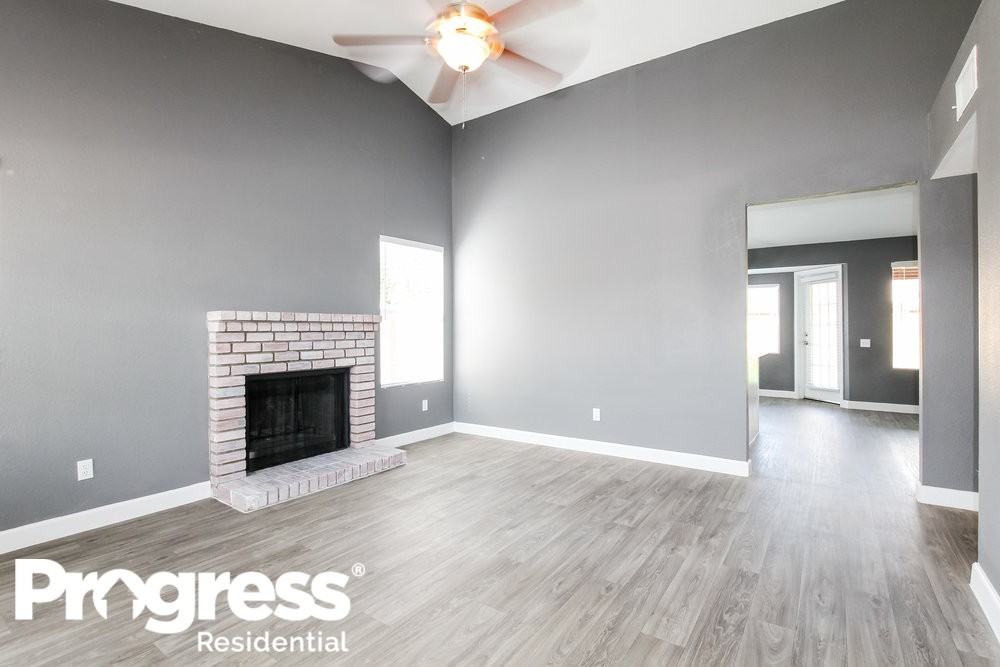 102 W Oraibi Dr - Photo 3 of 15