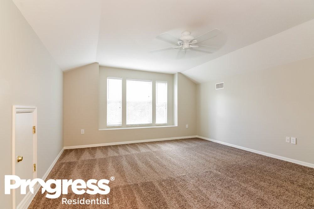 18044 Arbor Crest Dr - Photo 2 of 20