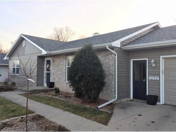 1252 Meadowview Dr - Photo 2 of 19
