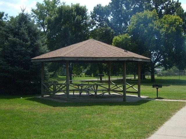 Baxter Park Apartments - Photo 3 of 6