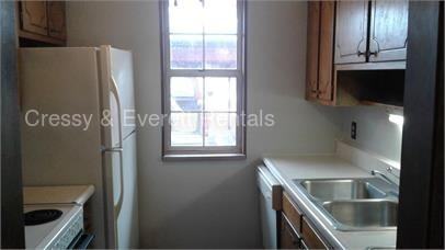 947 S 3rd St - Photo 2 of 5