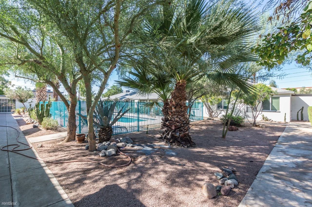 1110 E Turney Ave - Photo 3 of 28