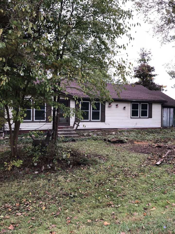 5745 Shepherd Rd - Photo 2 of 7