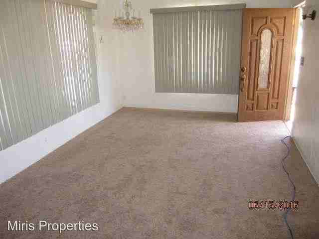 332 19th St - Photo 3 of 9