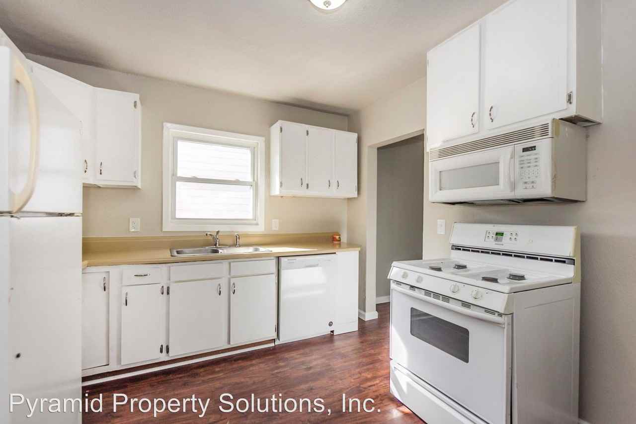 2809 Easton Blvd - Photo 3 of 11