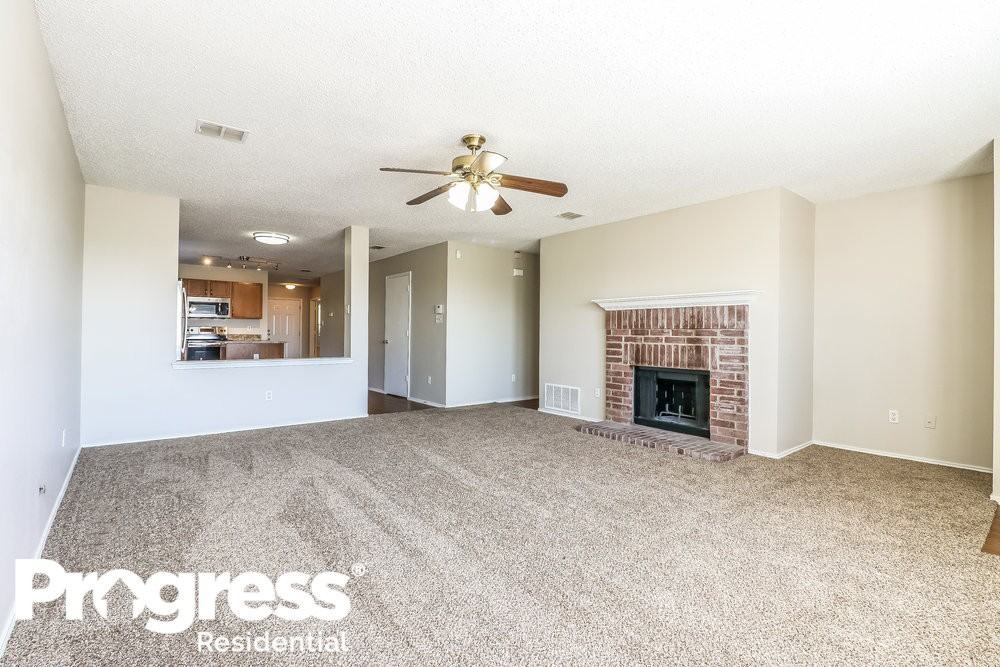 2452 Mallory Ln - Photo 3 of 15