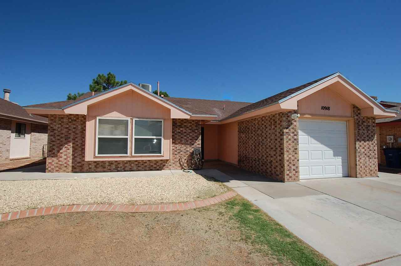 10918 Joe Dimaggio Cir - Photo 2 of 22