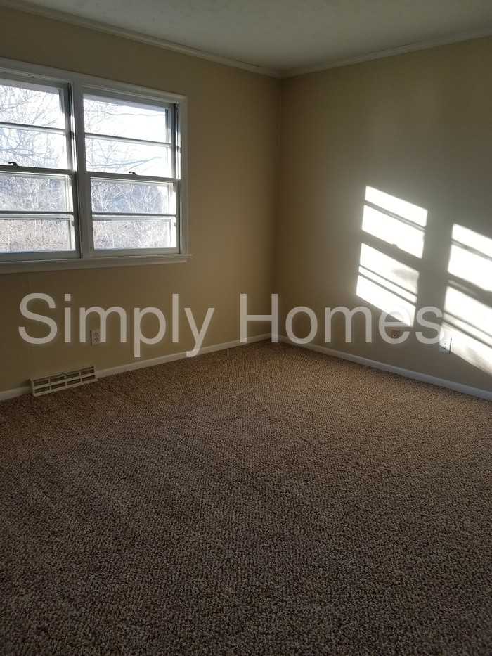 5118 North 115th Street - Photo 3 of 8