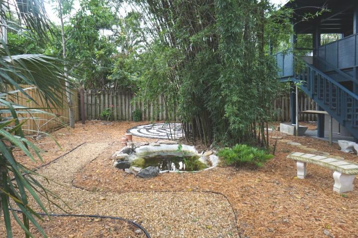 310 Colombia Dr - Photo 3 of 21