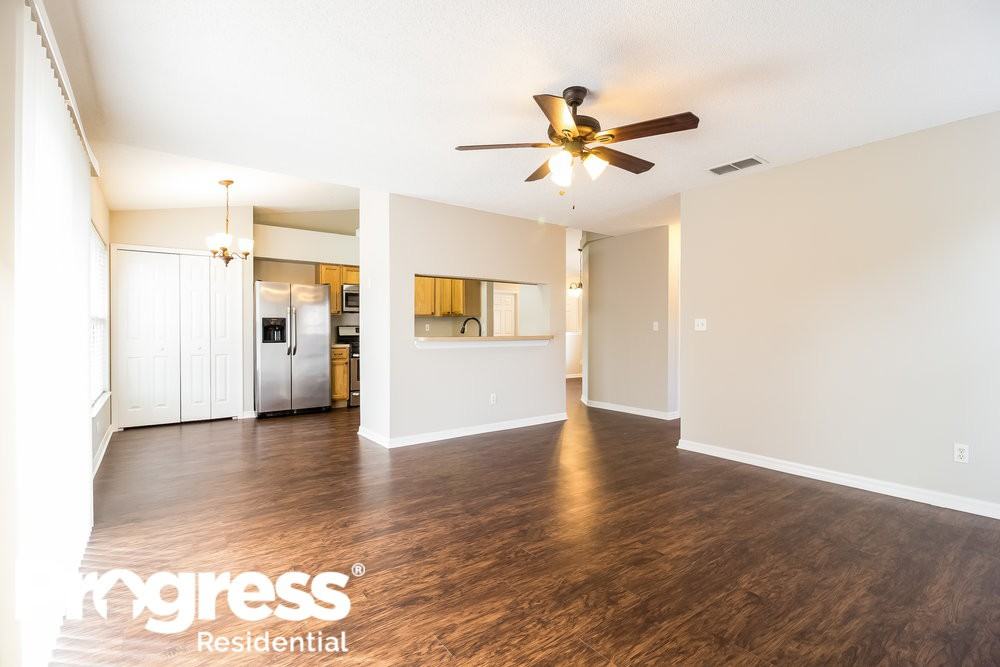 11534 Foxglove Dr - Photo 3 of 14