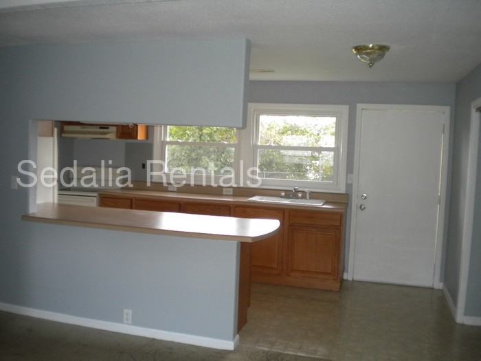 218 West Ave - Photo 3 of 12