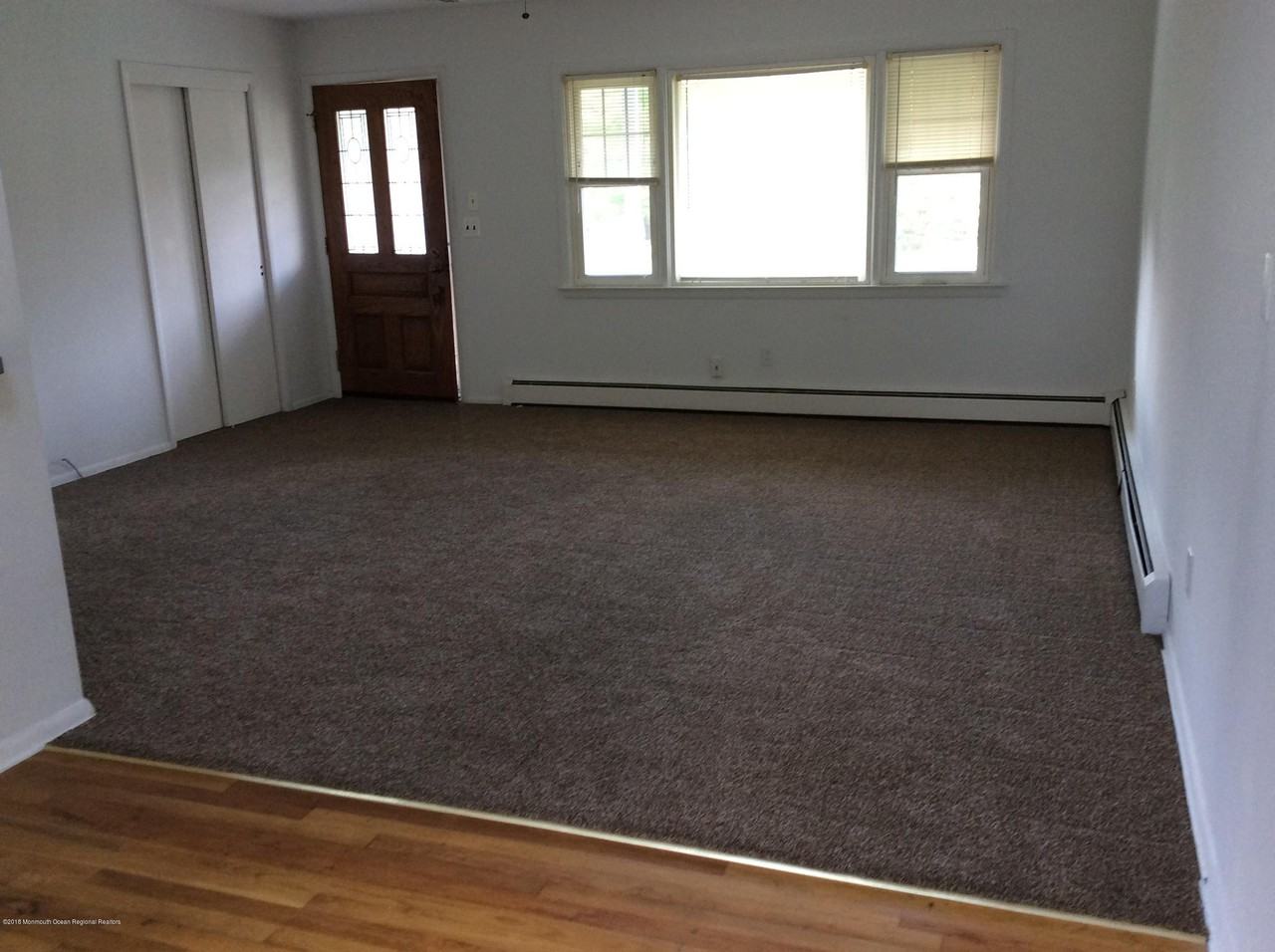 24 Hamilton Ct - Photo 3 of 20