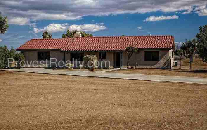 9747 Rose Dr - Photo 2 of 36