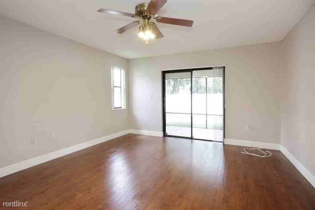6300 Gauntlet Hall Ln - Photo 2 of 7