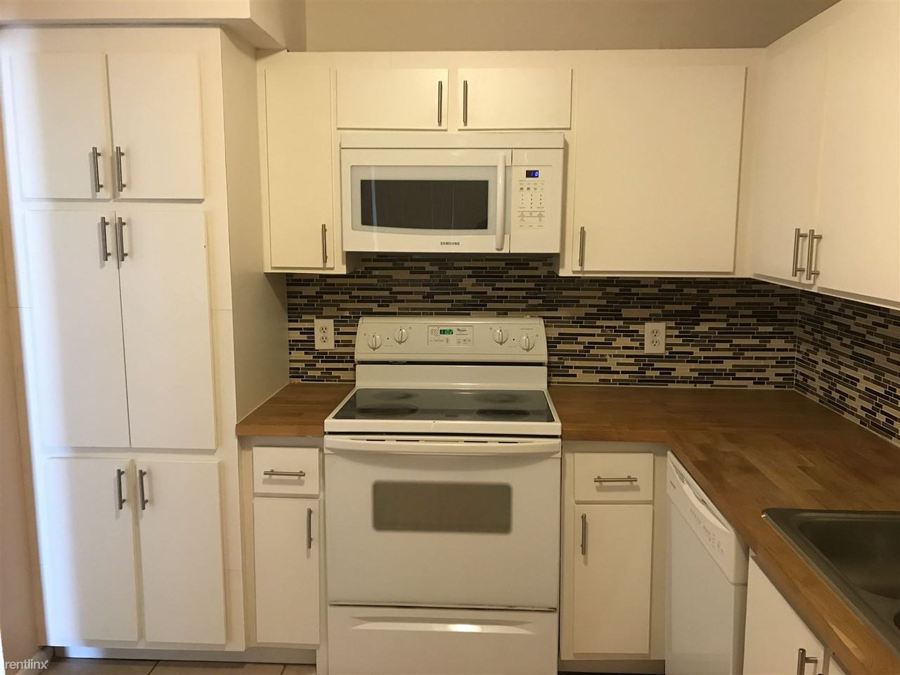 16501 Blatt Blvd - Photo 3 of 7