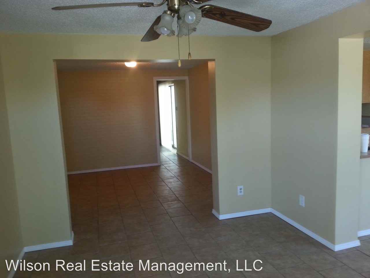 1016 Whatcom St - Photo 3 of 22