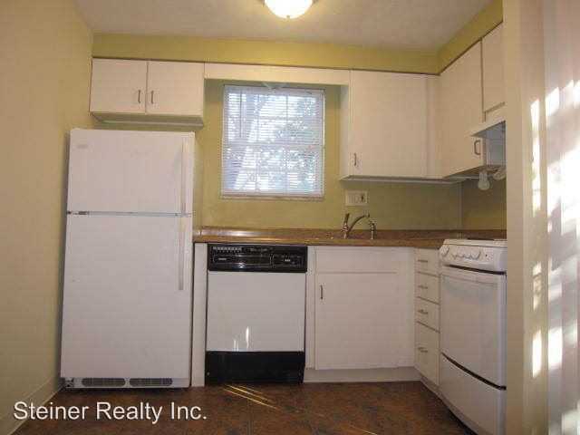 7818 Lloyd Ave - Photo 2 of 9