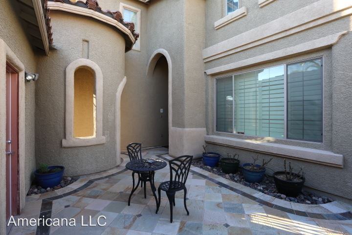 11079 Crosseto Dr - Photo 2 of 32