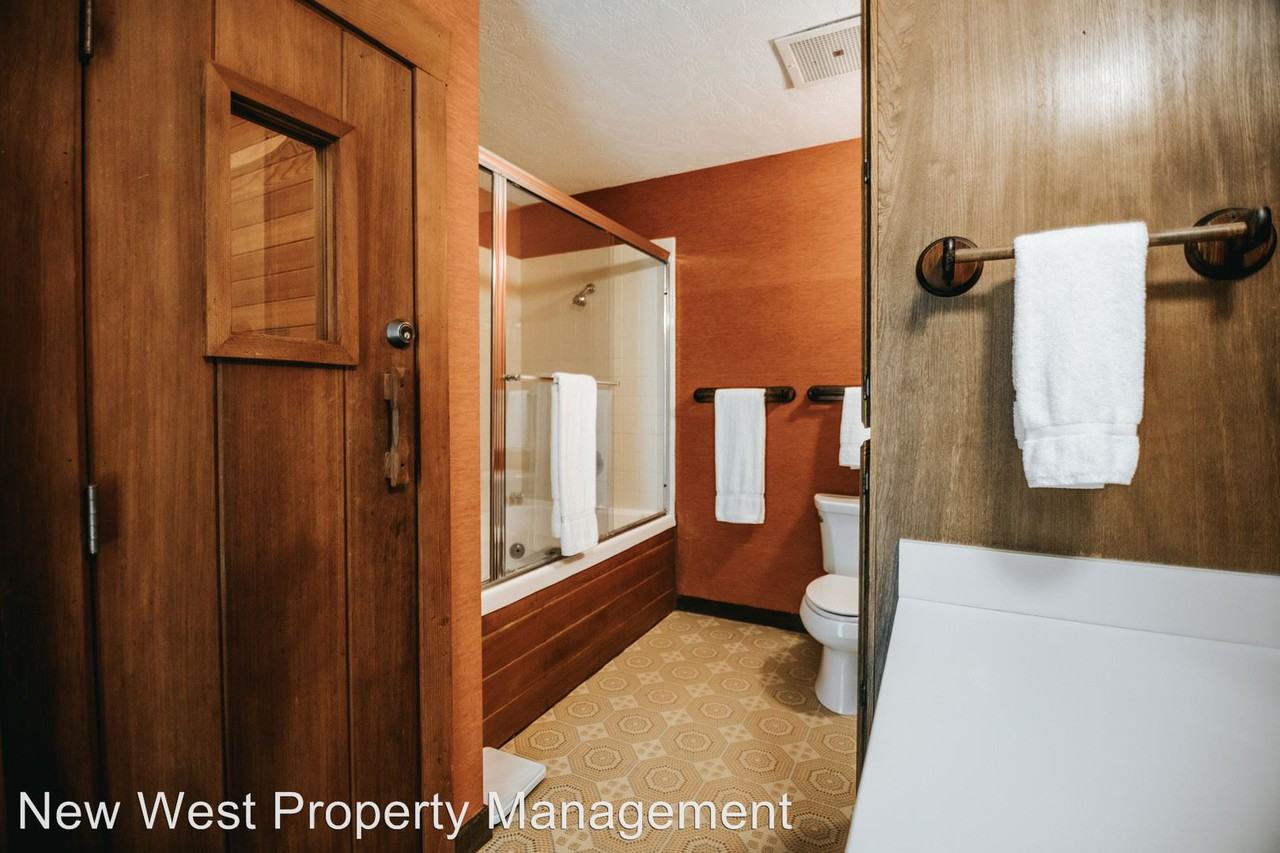 370 Sagebrush Dr - Photo 2 of 22